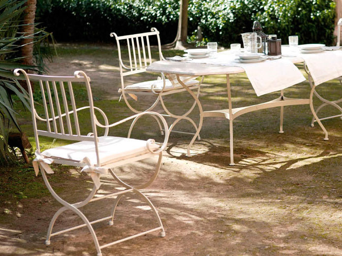 Conjunto de mesa y sillas para terraza en Madrid