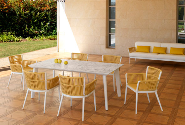 ▷ Conjunto de mesa y sillas para jardín -  ®
